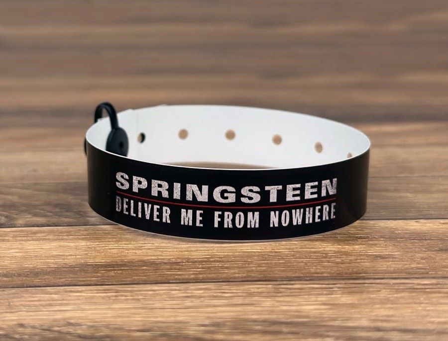 polybands voor de premiere van de Springsteen film Deliver me from nowhere